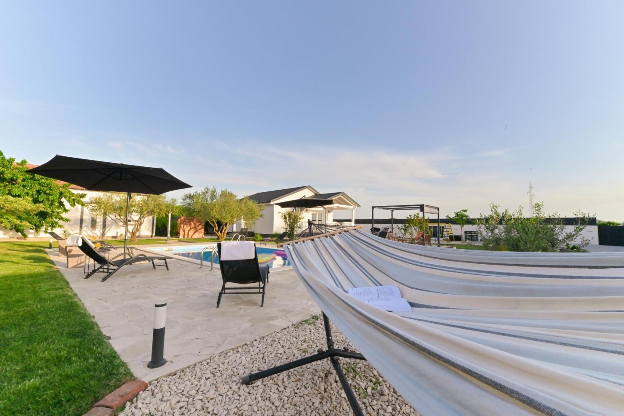 Apartment Amelie - With Pool And Sauna! Galovac  Exterior foto